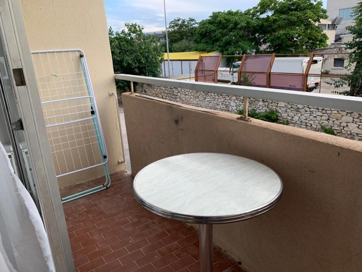 Nimes Studio Les Lavandes Parking Securise Apartment Luaran gambar